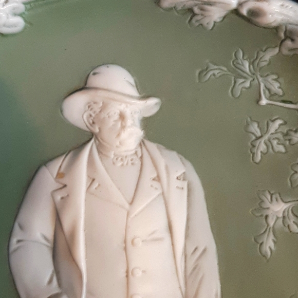 Teddy Roosevelt bisque plate by Schafer & Vater - Picture 2 of 3